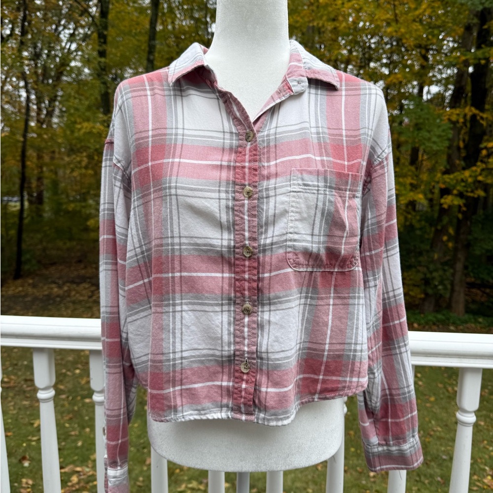 Y2K American Eagle Outfitters Pink Plaid Button-Up crop Shirt